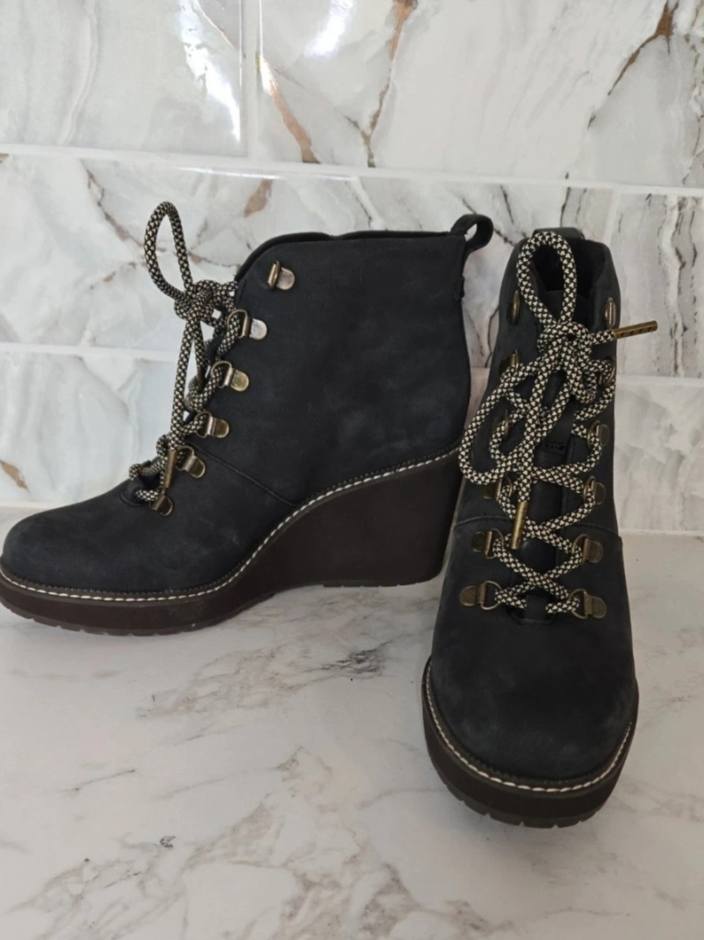 TOMS Black Lace-Up Wedge Ankle Boots – Women’s - Picture 3 of 6